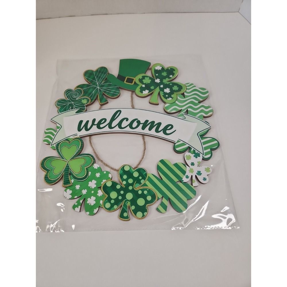 Wooden St. Patrick's Day Welcome Door Sign  Shamrock & Leprechaun Hat Wreath